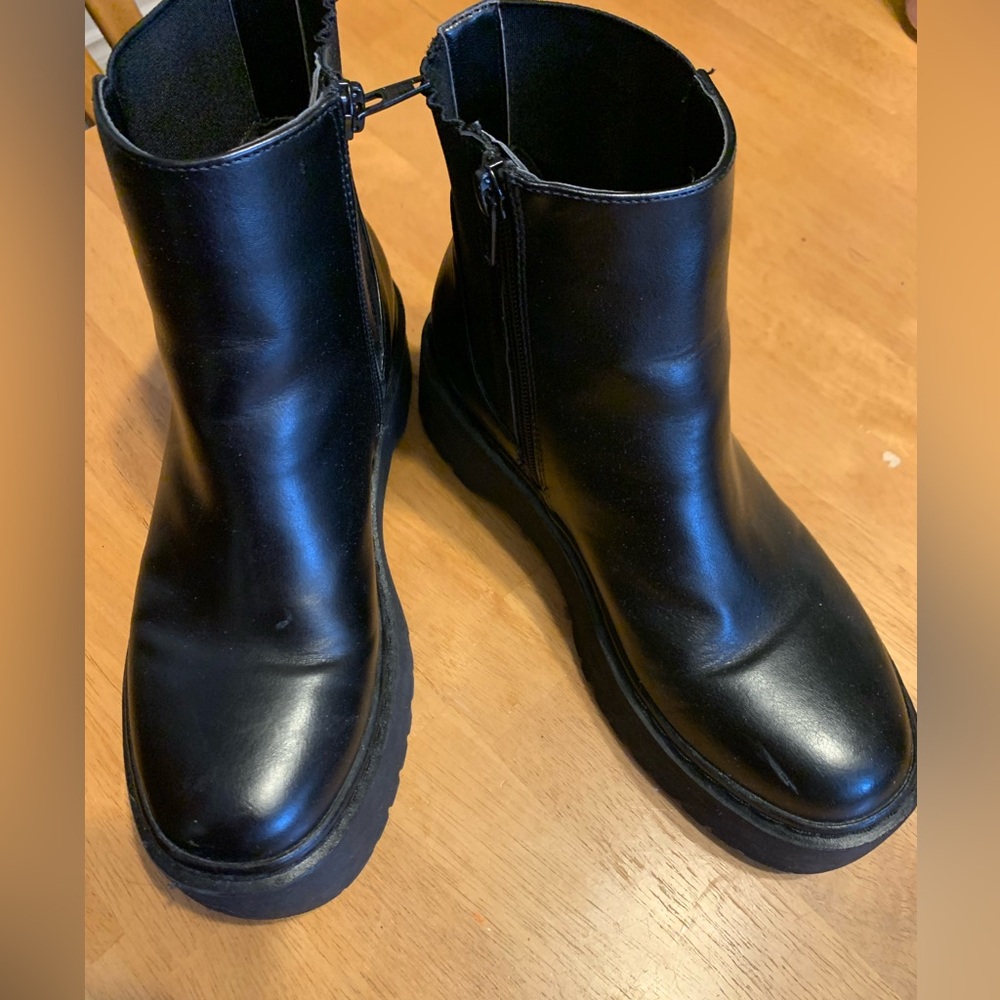 HARLOW Black Ankle Boots
